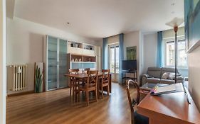 Sunny Apartment Piramide