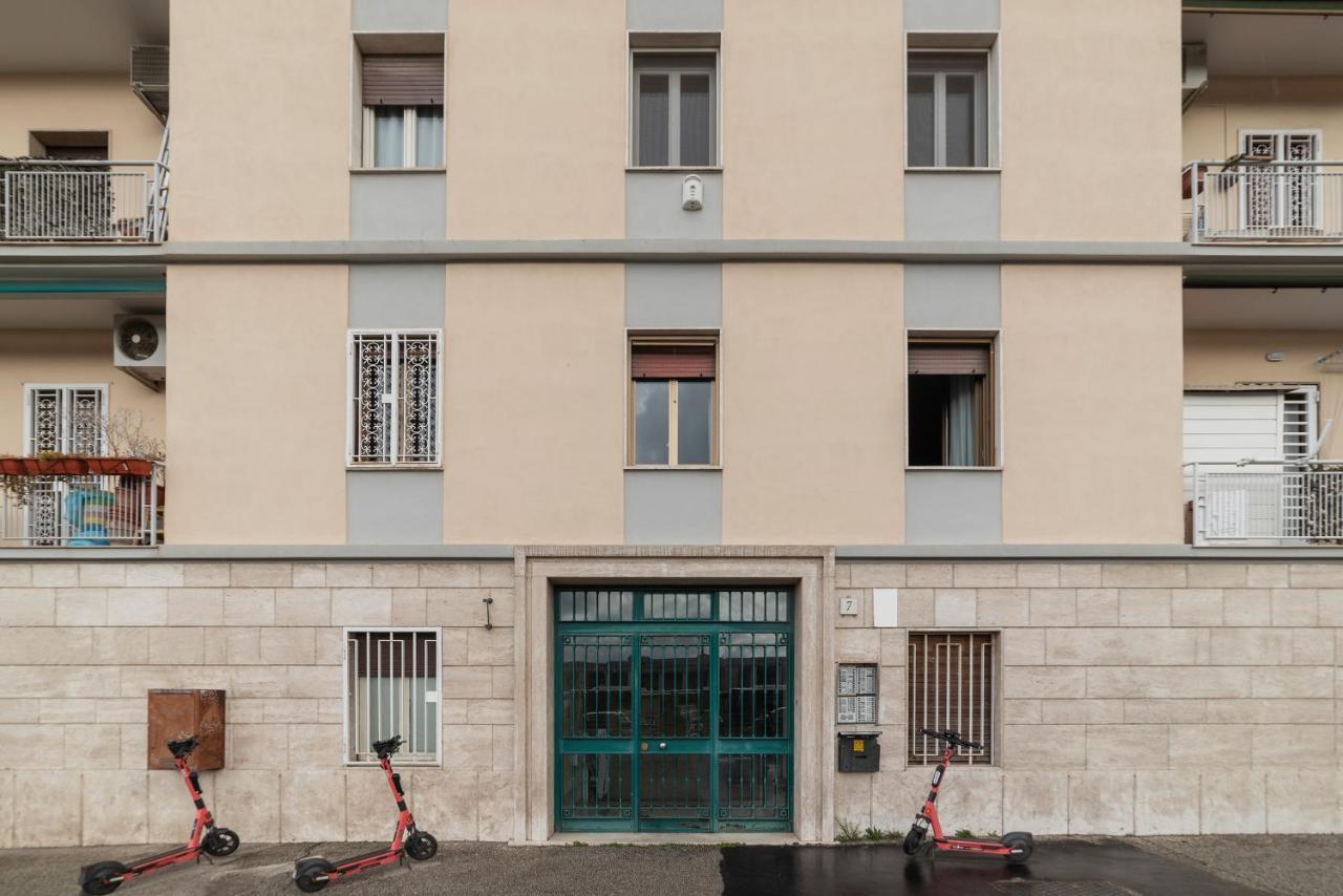 Sunny Apartment Piramide Roma Exterior foto