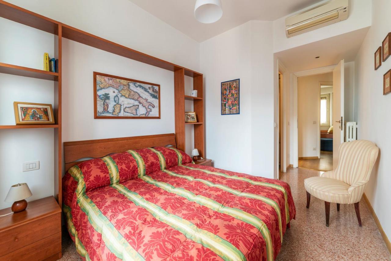 Sunny Apartment Piramide Roma Exterior foto