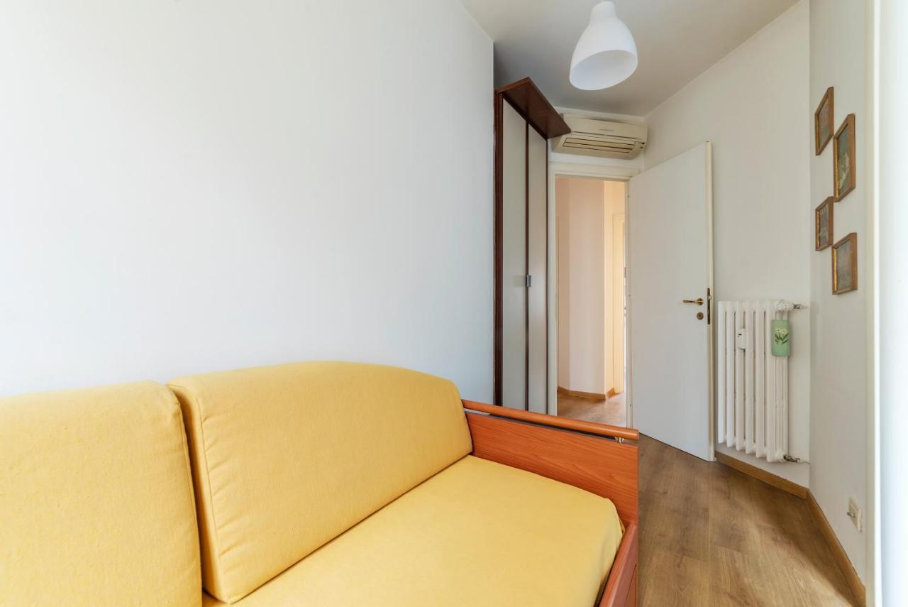 Sunny Apartment Piramide Roma Exterior foto